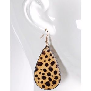 Jewelry - Last Pair 💥 Leopard Leather Teardrop Earrings Jewelry - Last Pair 💥 Leopard Leather Teardrop Earrings